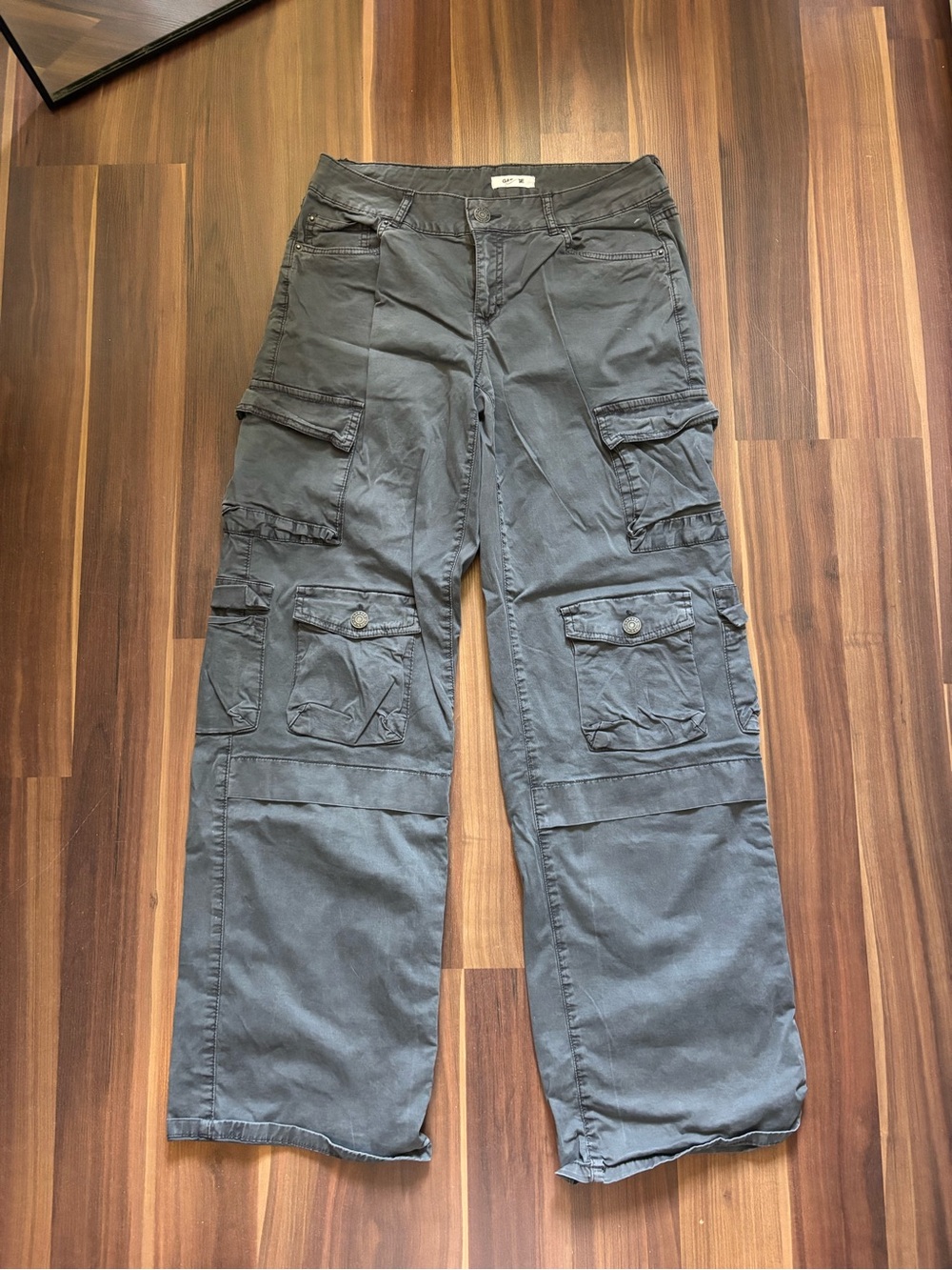 Garage Gray Wide-Leg Cargo Jeans
